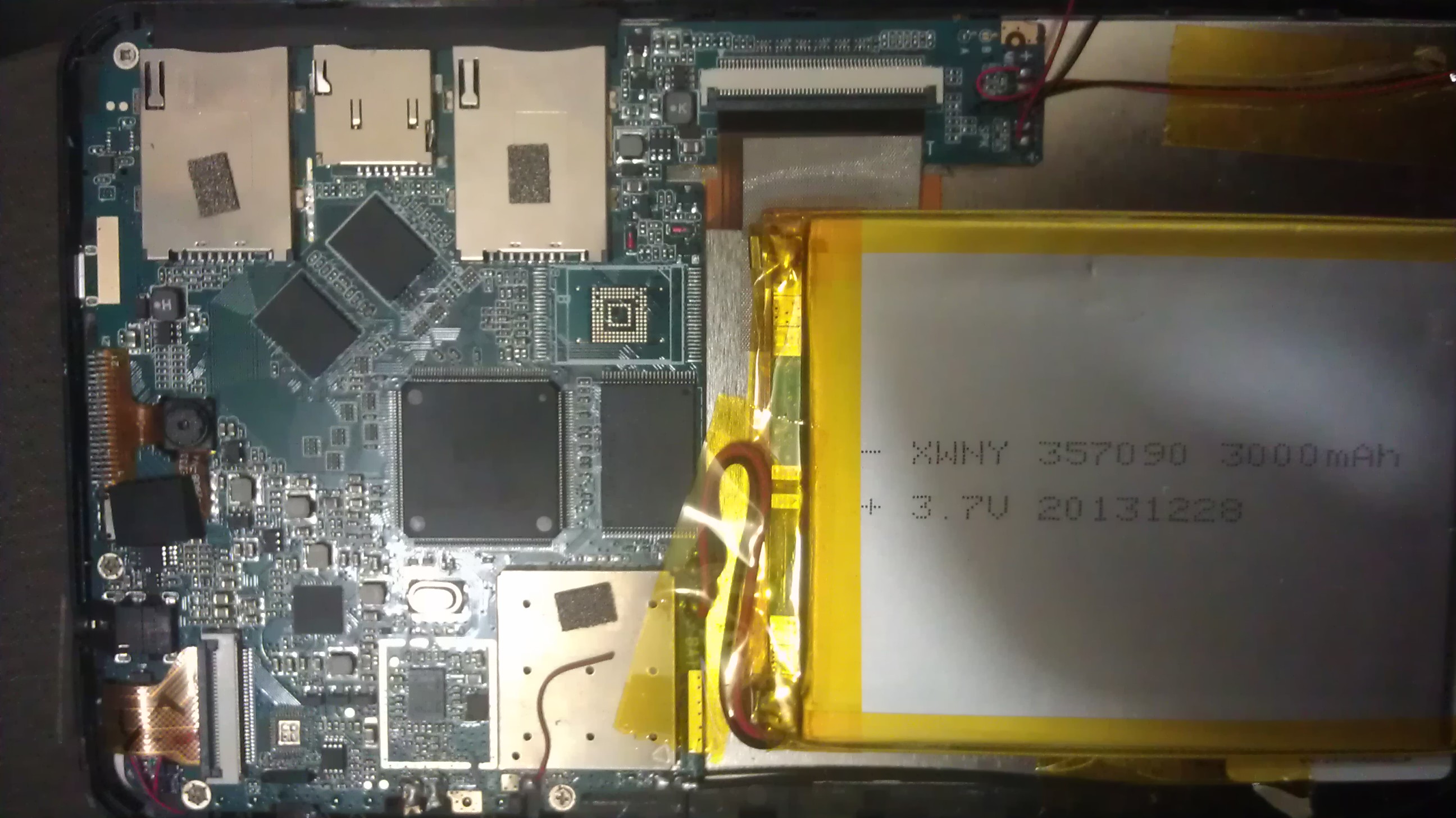 ���� ����   ATOUCH- A729