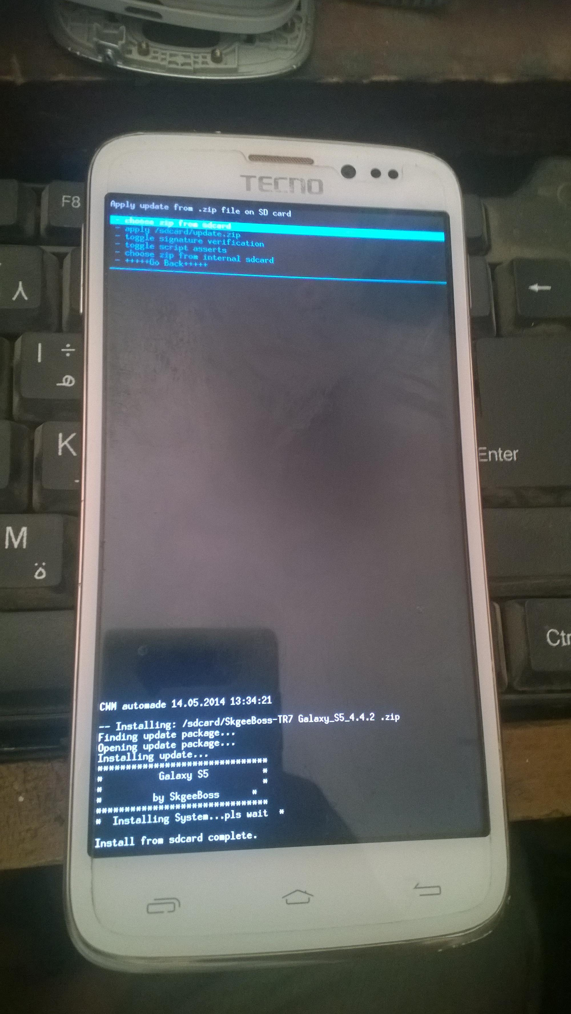 ����� ����� tecno r7