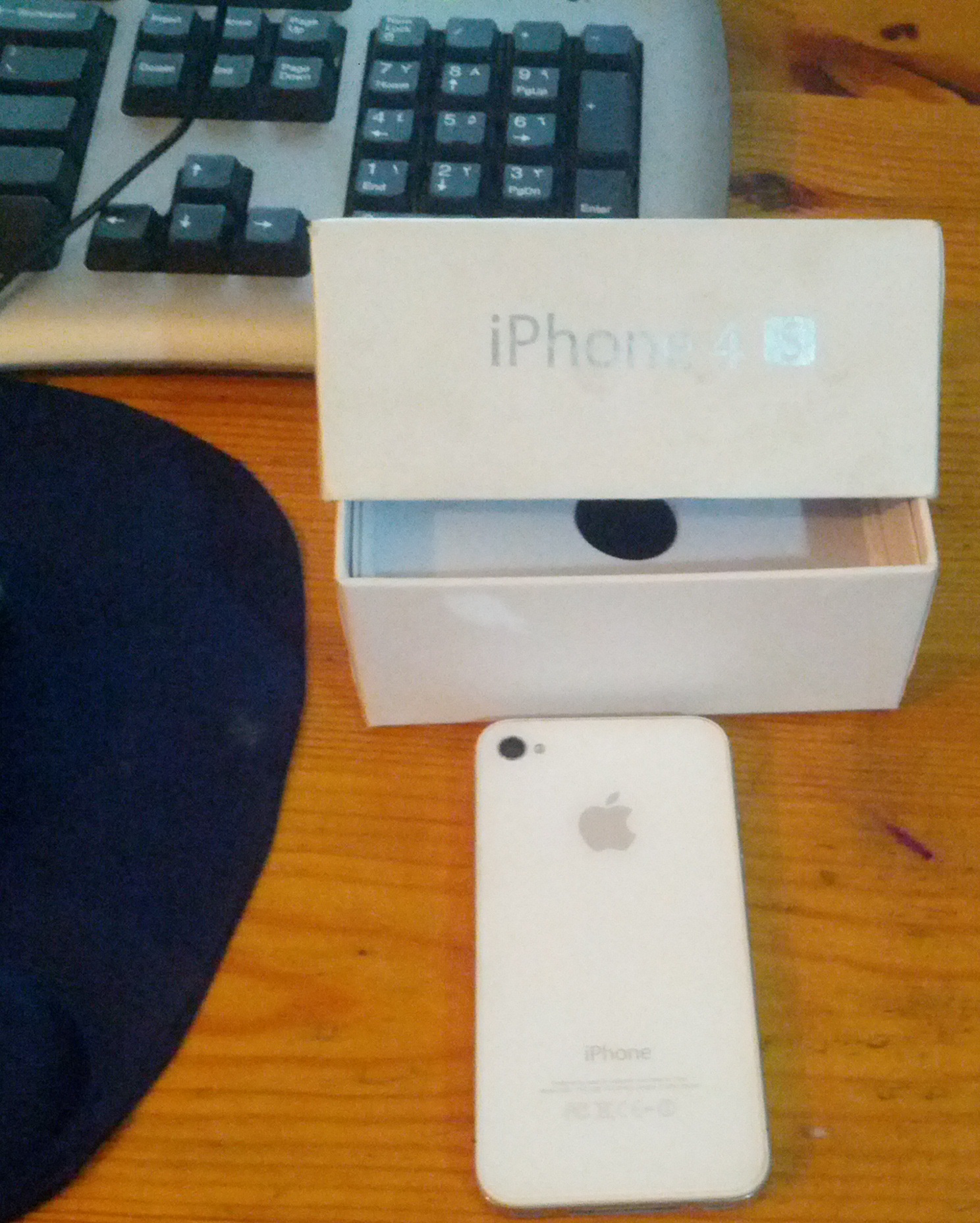 �����  ����� 4S